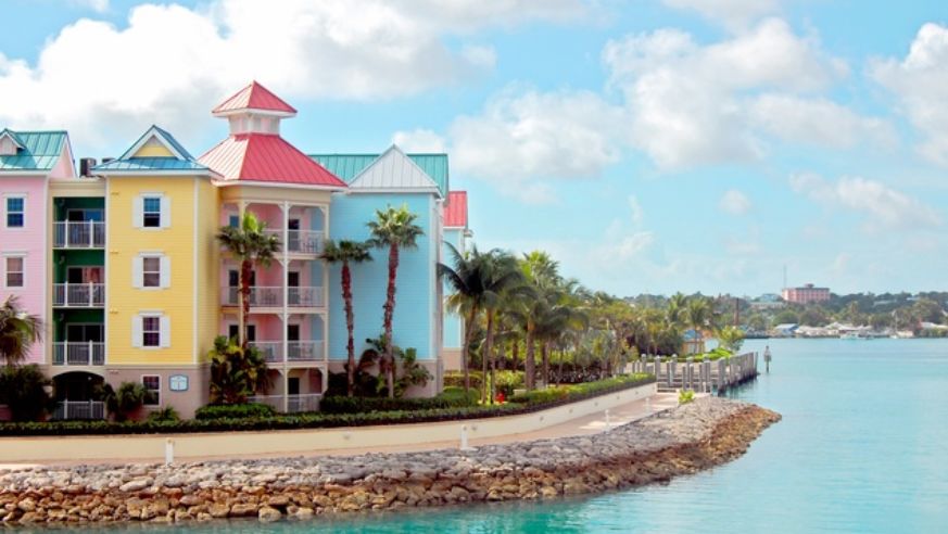 1202_SecretsToCruisePorts_Bahamas_ColorfulBuildings