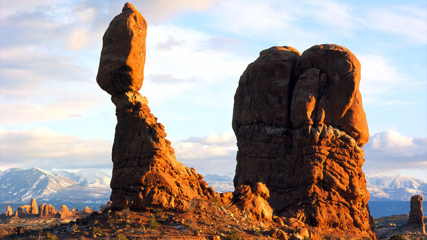 15KidsPlaces_Arches_Sunset_rocks