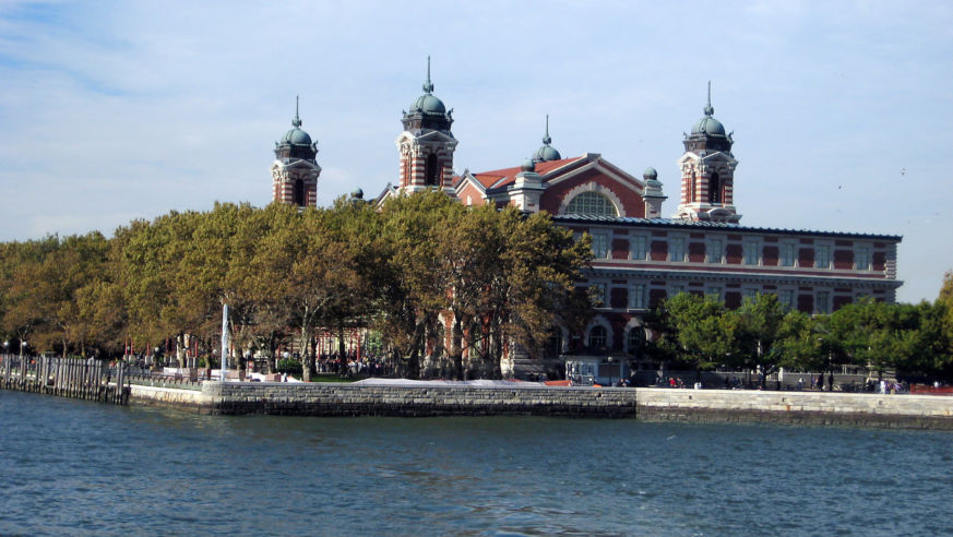 15Places_EllisIslandFromFerry_wiki_030811