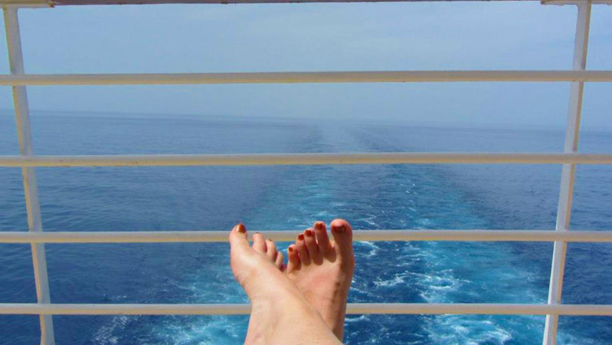 Feetonacruise