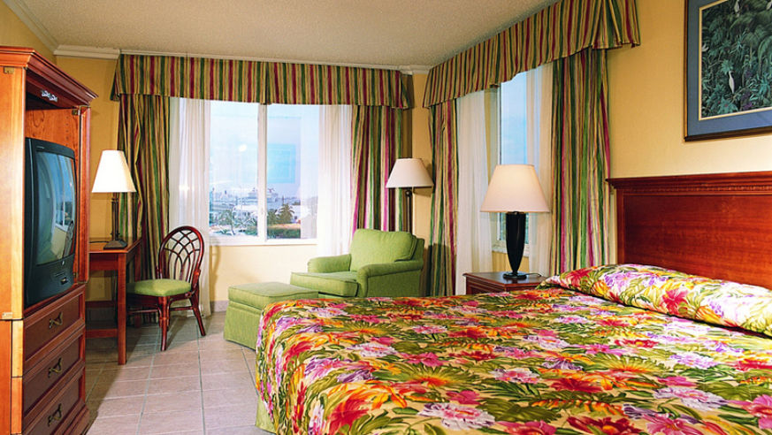AllInclusives_ParadiseIslandHarbourResort_Room