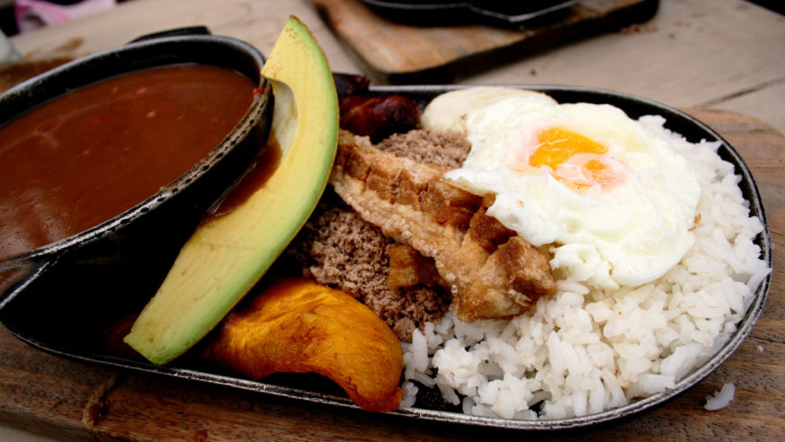 Bandeja paisa, Colombian food