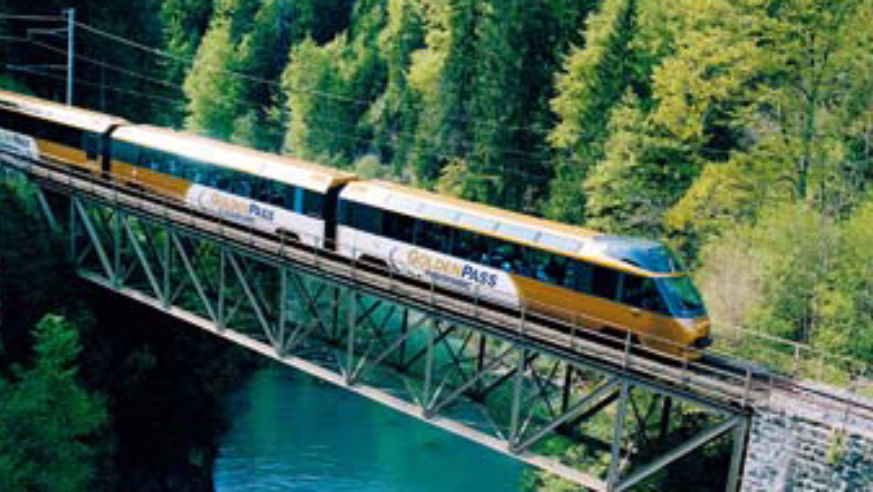 blog_100422_montreuxtrain_pano_original.jpg
