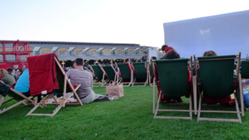blog_100730_parismovies_pano_original.jpg