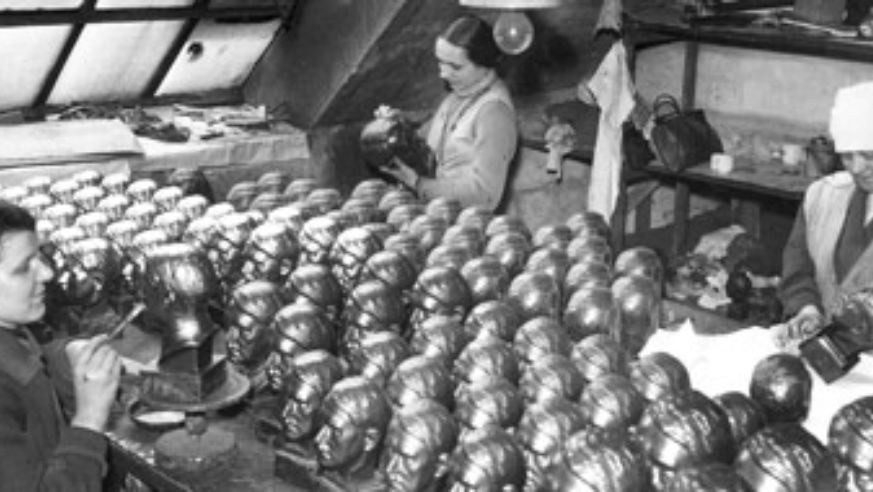 blog_101109_workers_pano_original.jpg