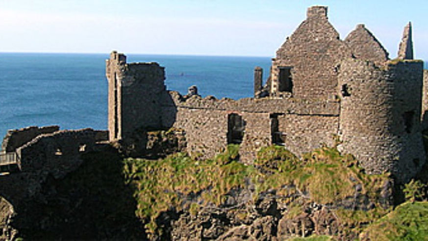 blog_dunlucecastle_original.jpg