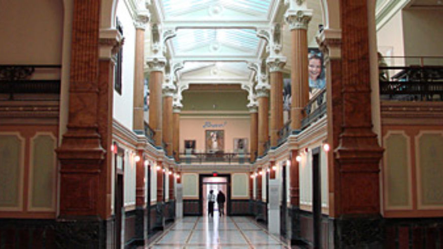 blog_smithsonian_hallway_original.jpg