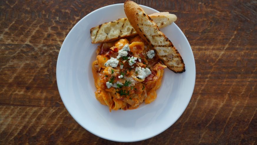 Buffalo Chicken Mac N Cheese