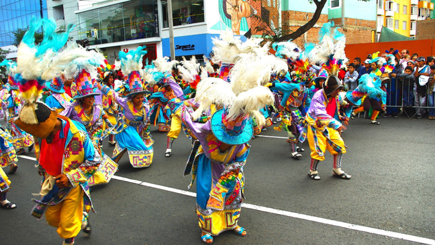 Corso de Wong Parade in Lima, Peru