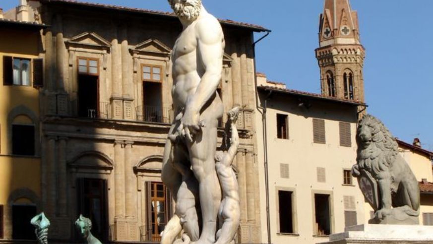 FlorenceRSS_Statues_Outside_Uffizi_Gallery