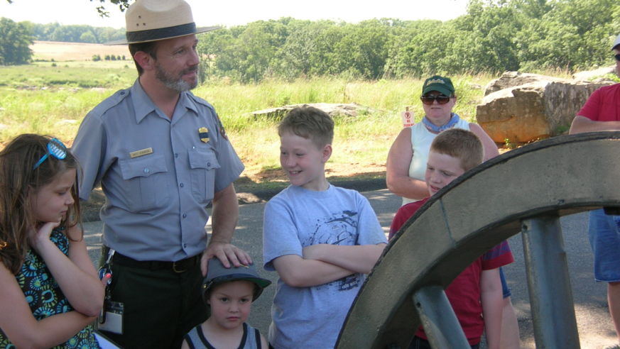 Gettysburg_Ranger-program_Devils-Den