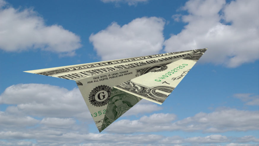 Hidden_Fees_Airplane_Sky