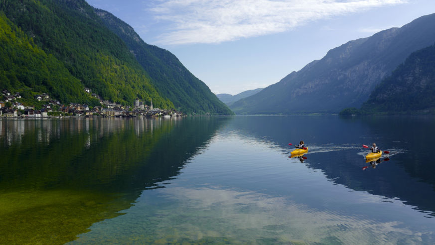Globus Avalon Waterways Active Discovery kayaking image