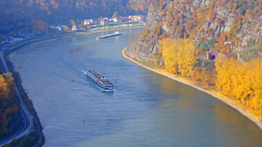 Must-Do_Trips_Rhine_river_cruise_autumn