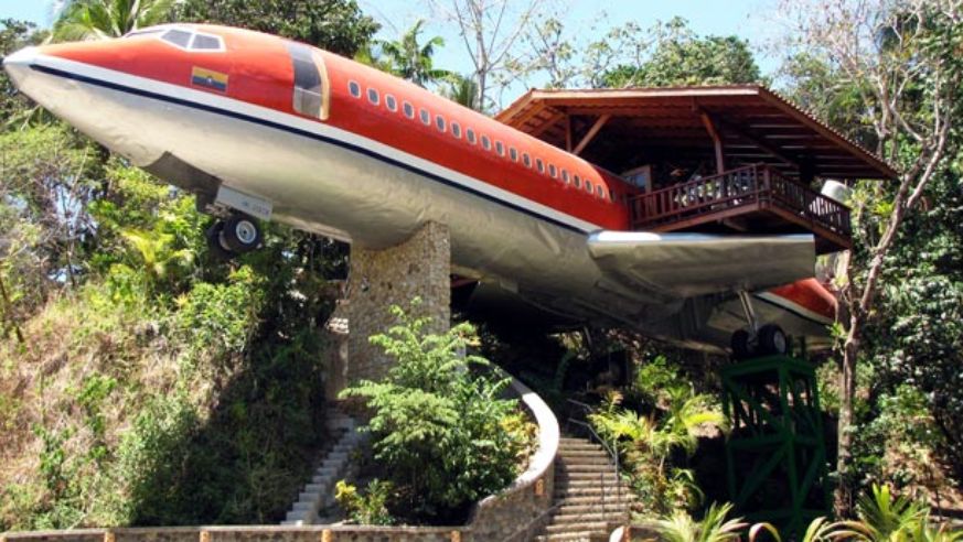 A refurbished 1965 Boeing 727 airframe—that looks as if it's crashed into the Costa Rican jungle—is now part of the Hotel Costa Verde