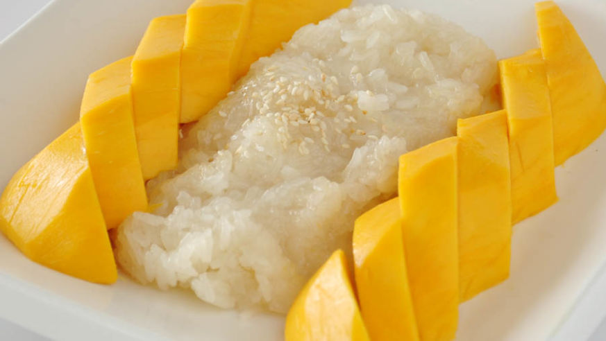 Thai Desserts mango sticky rice