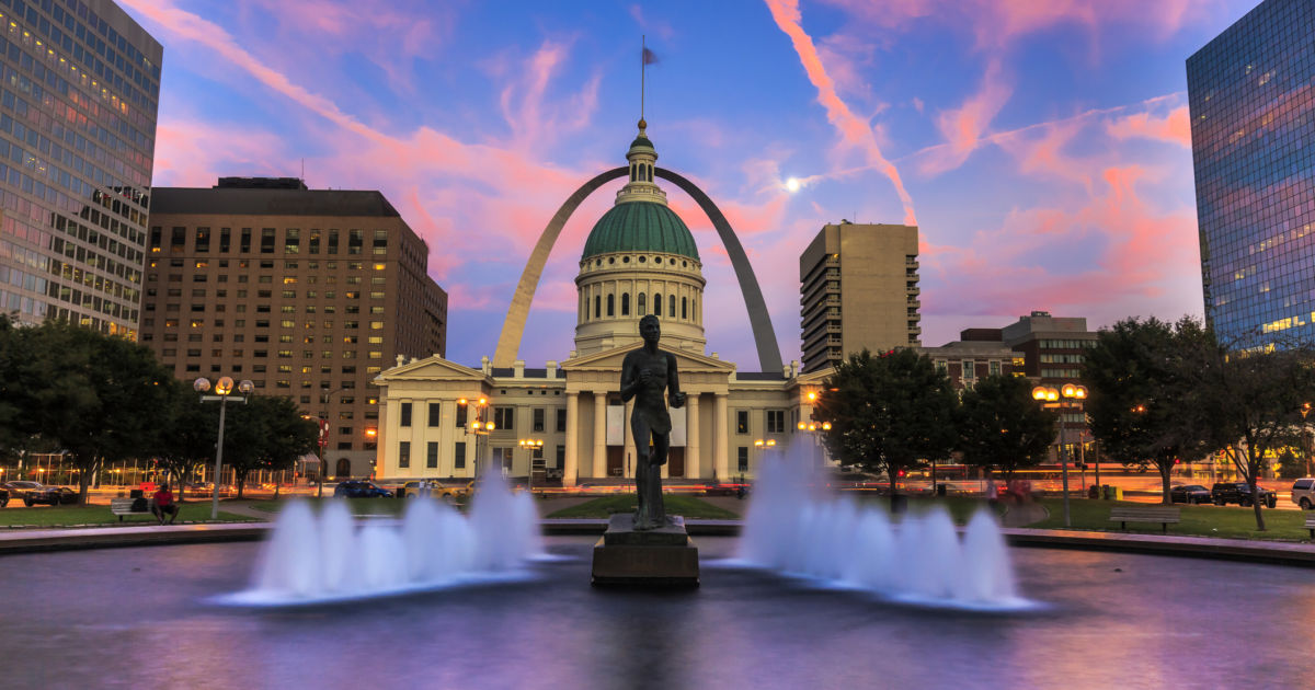 Ultimate Road Trip Missouri Cities to “Fall” for… Budget Travel