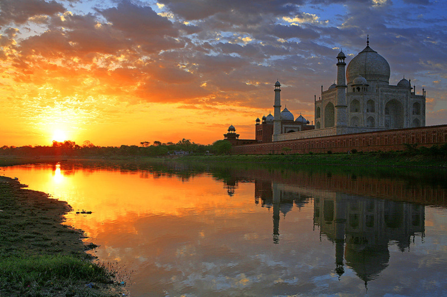 India's Taj Mahal at sunrise