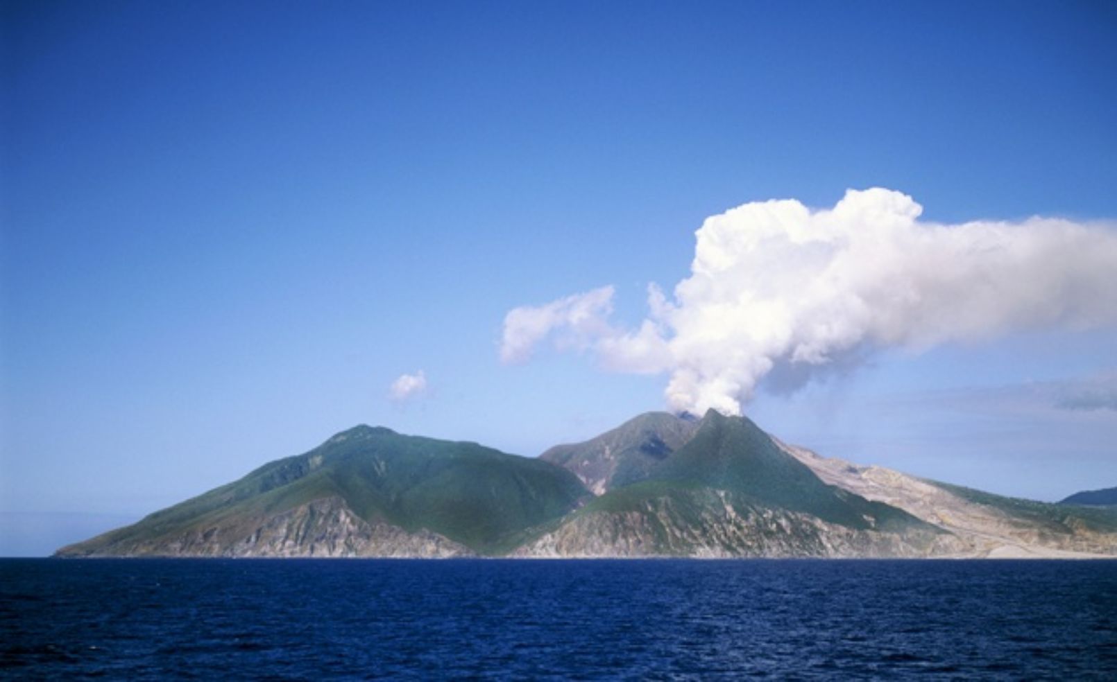 Montserrat, Chance Mountain, Active volcano with smoke plume