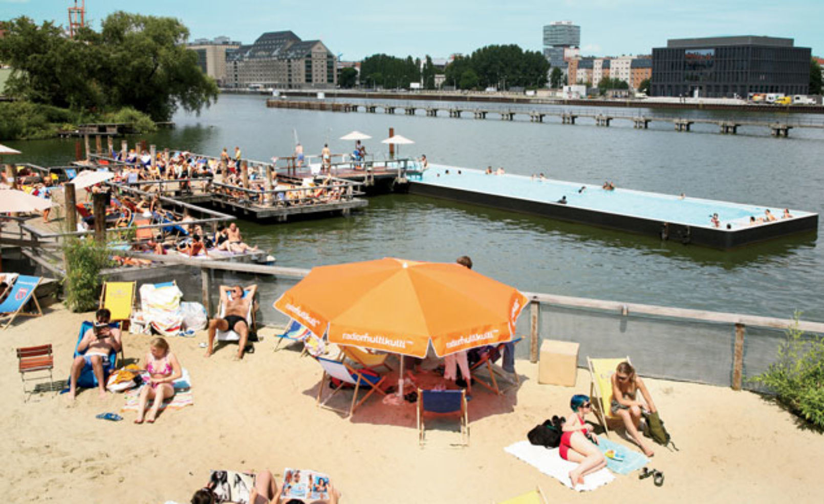 Berlin Badeschiff