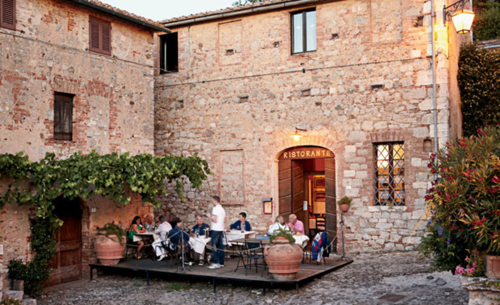 restaurant at Cisterna nei Borgo