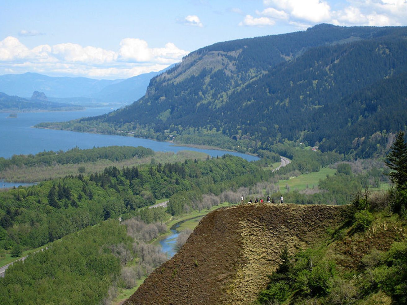 A view of the Columbia River Gorge from Crown Point in Oregon