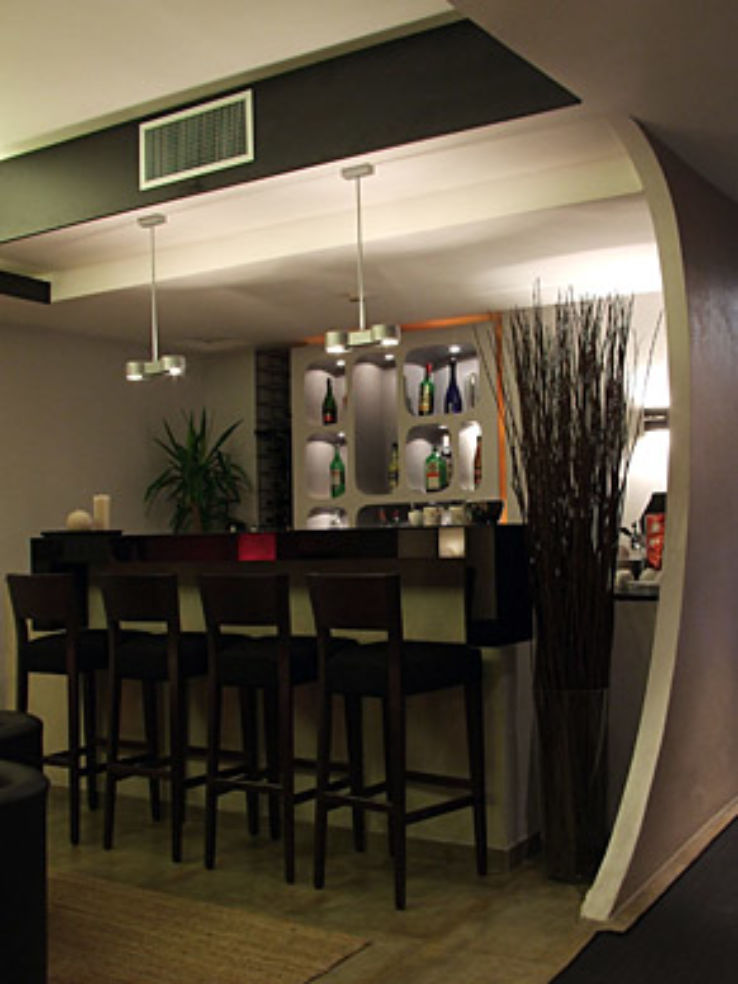 The stylish cocktail bar at Hotel Re di Roma.