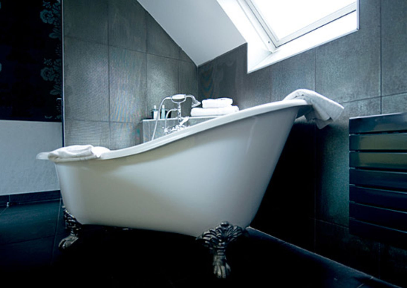 One of the bathrooms at Hôtel Design de la Sorbonne.