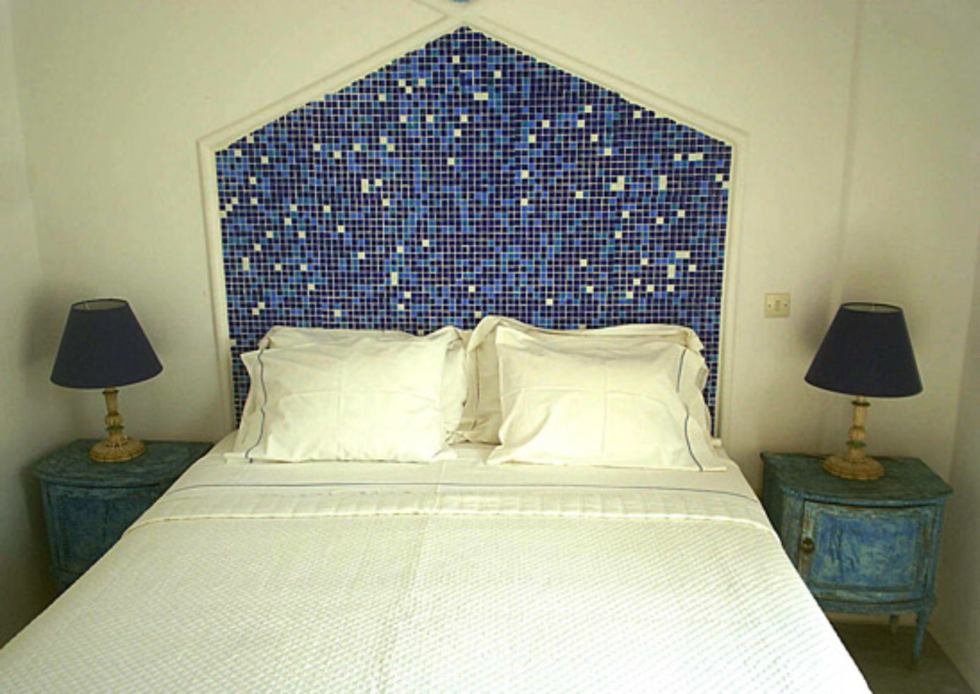 A guest room at the Heaven Naoussa.