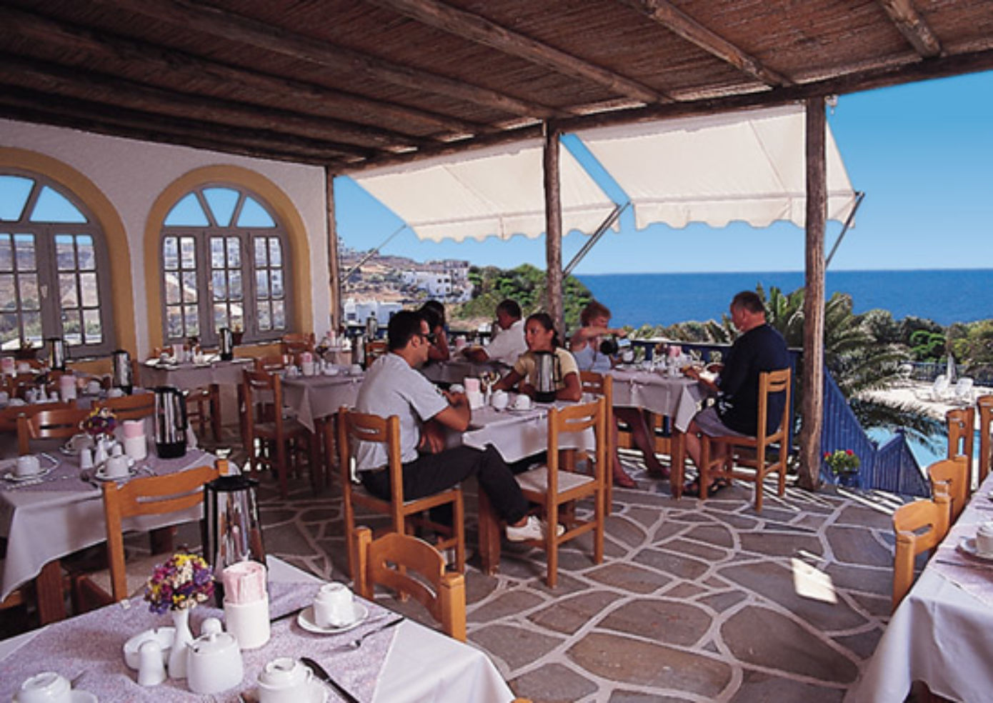 The breakfast area at Albatross Bungalows.