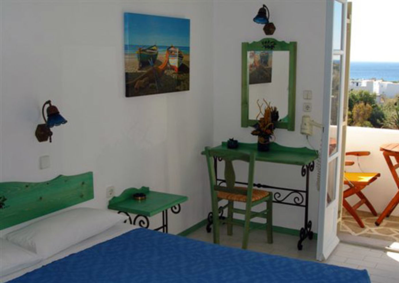 A guest room at Albatross Bungalows.