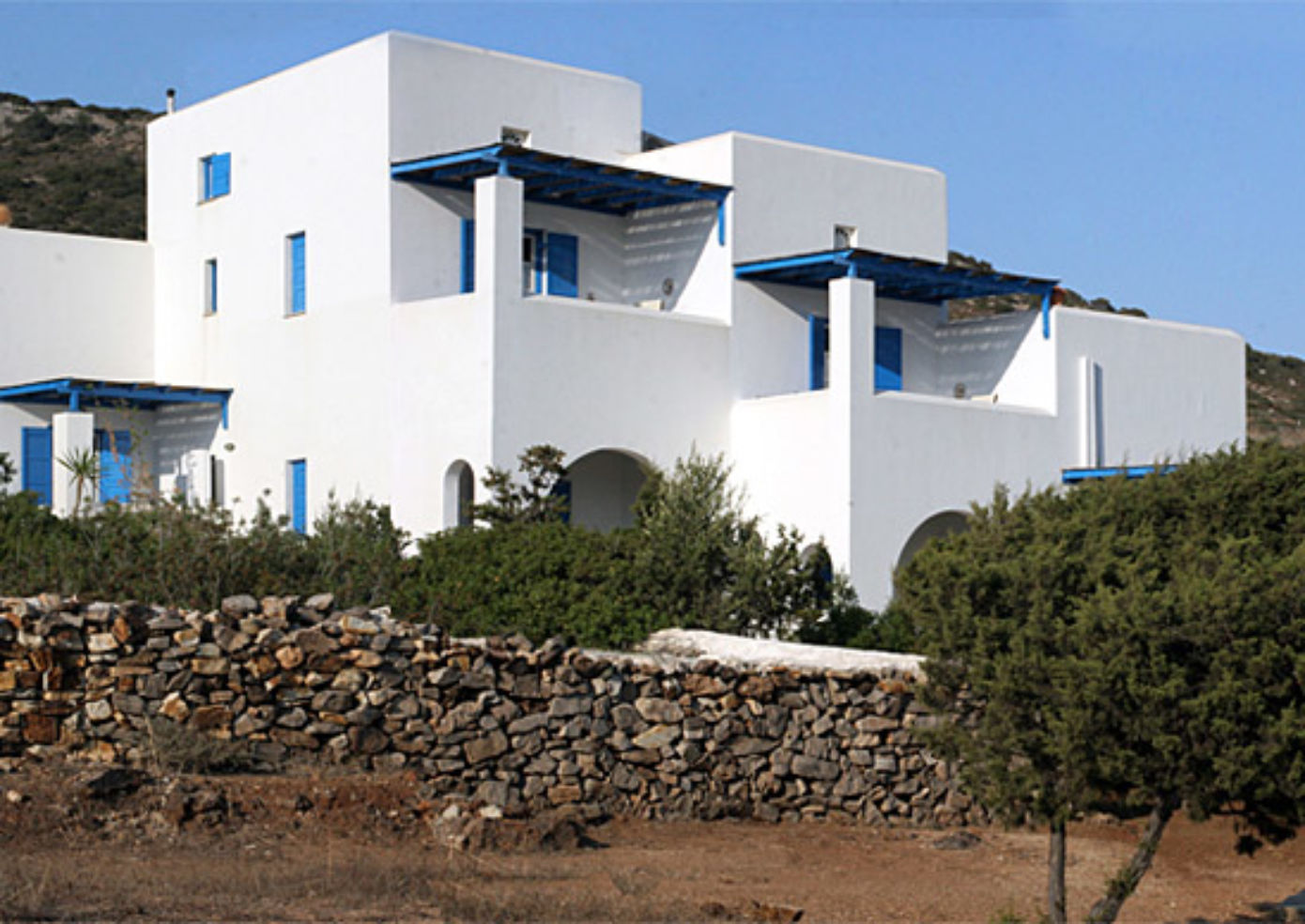 Oliaros Studios.