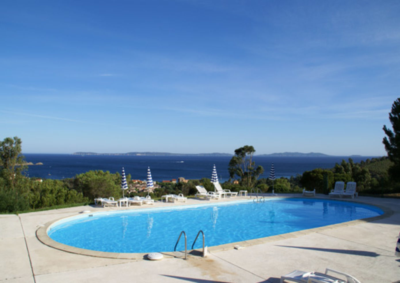 Azur Hotel