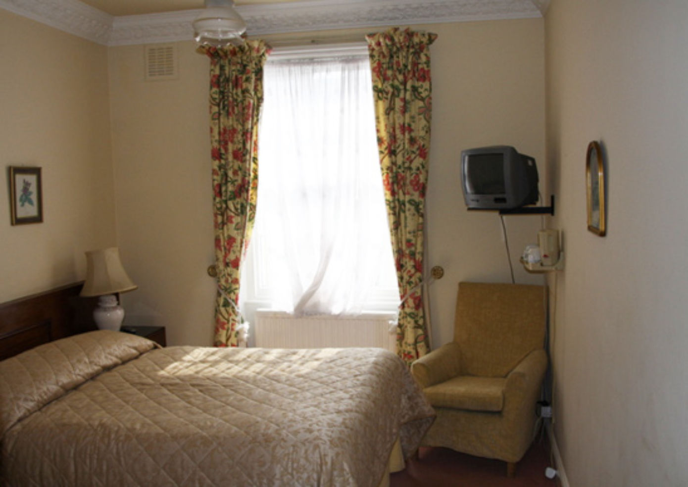 The Winchester Hotel, London