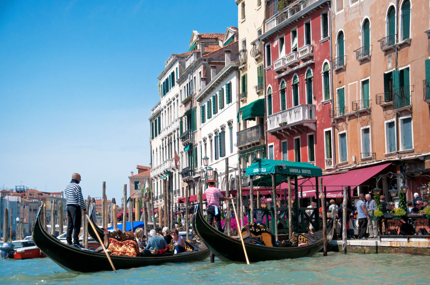 2014_Best-Places_Venice_Italy_gondolas