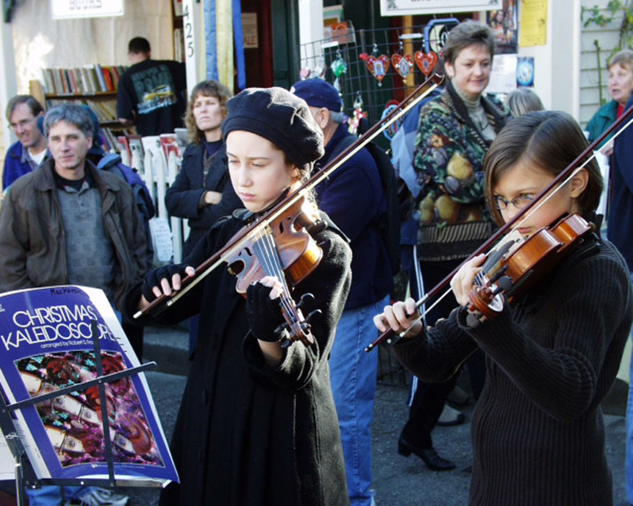 Each year Nevada City's picturesque downtown transforms into a genuine Christmas card come to life for Victorian Christmas.