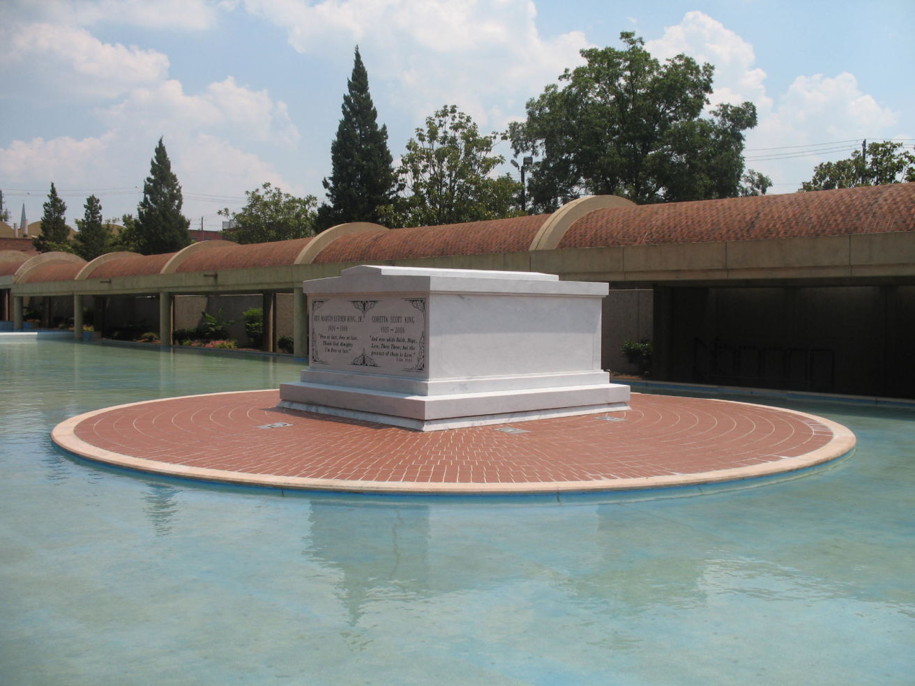 MLK tomb