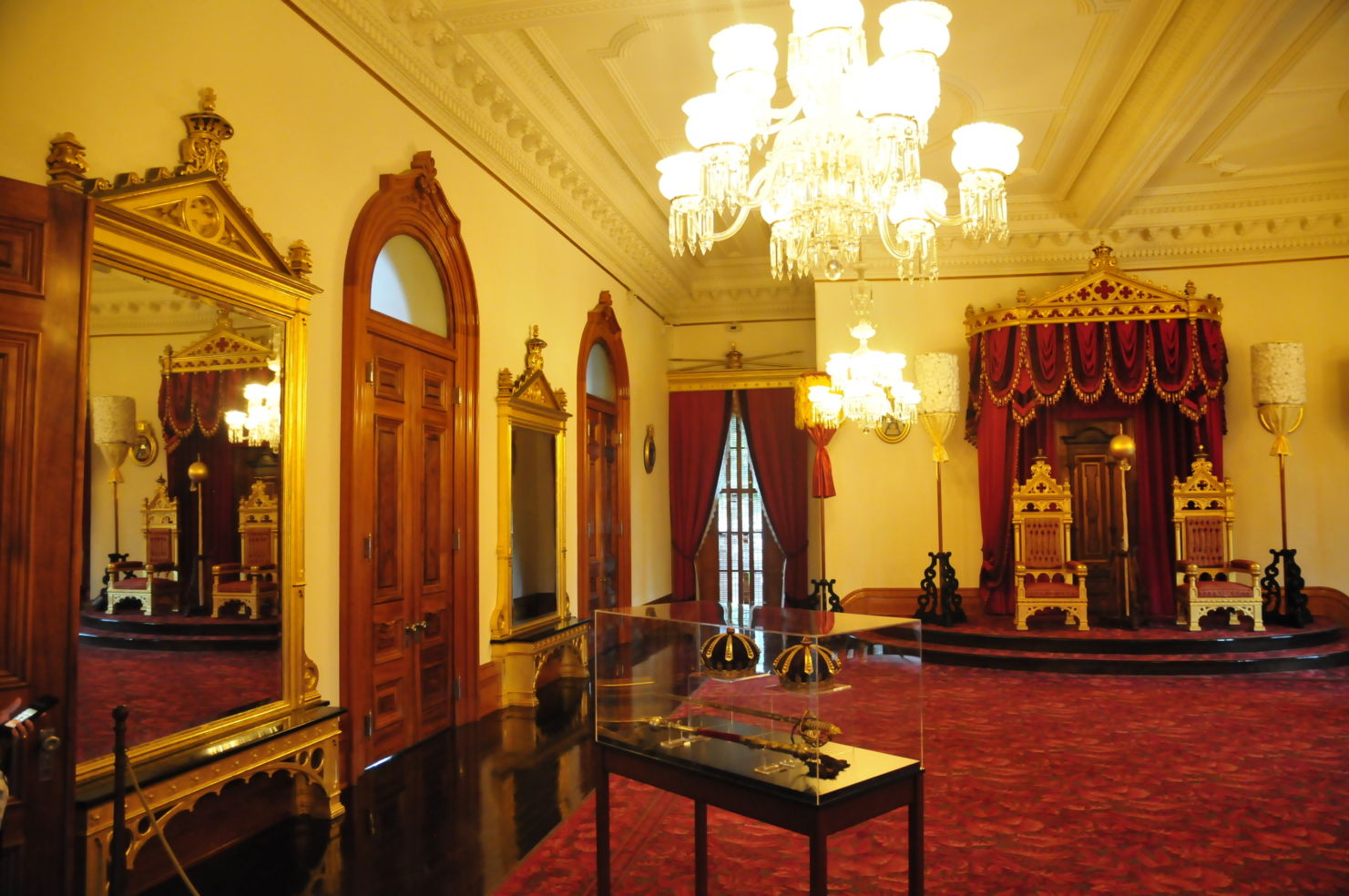 Iolani Palace