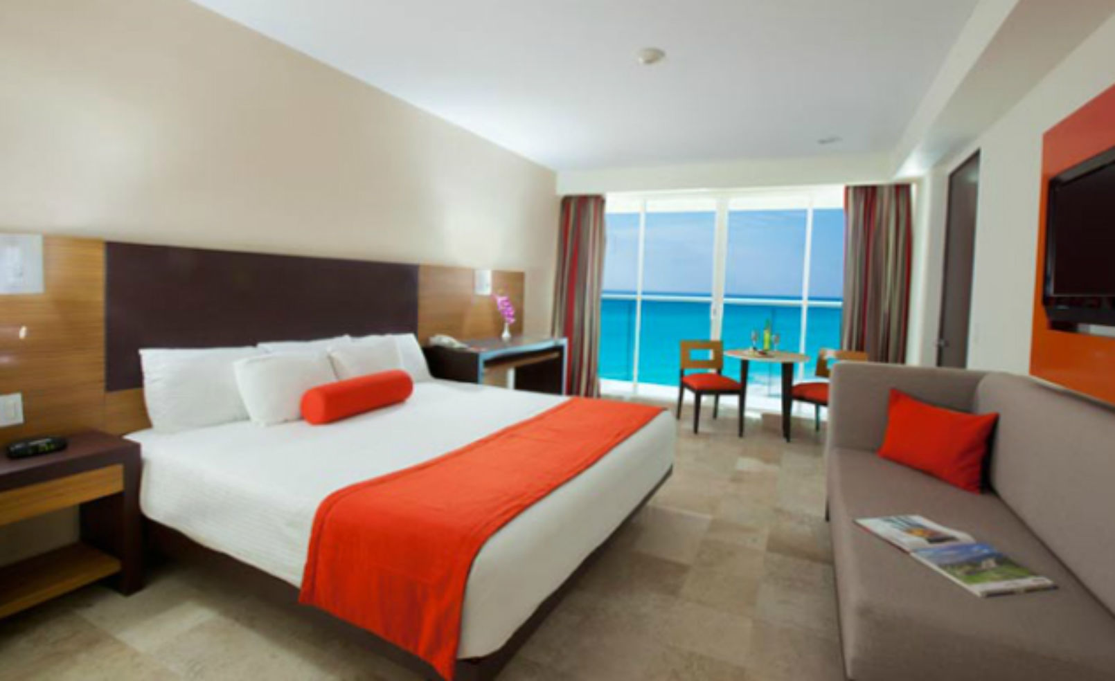 Krystal Cancun room