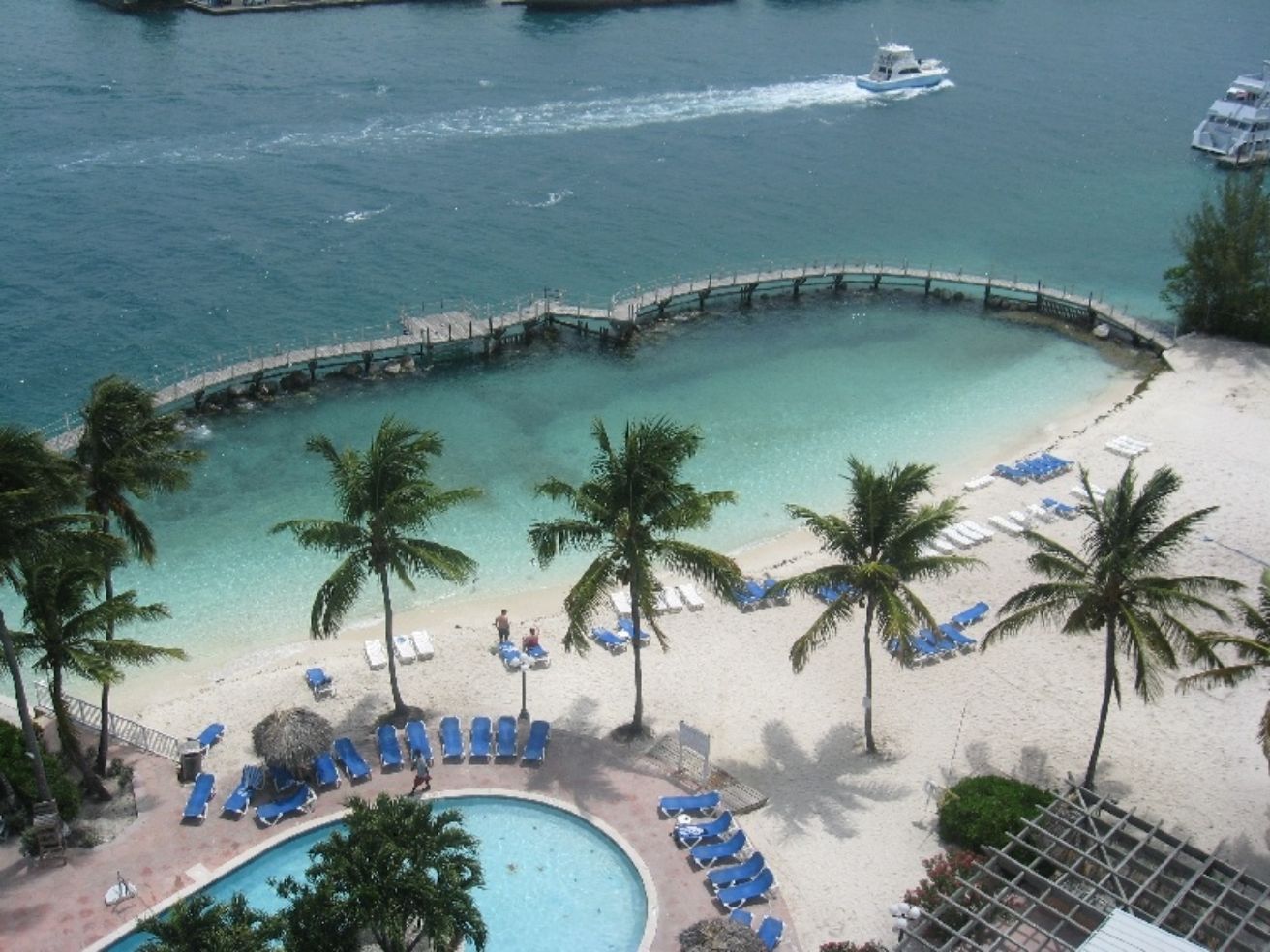 Paradise Island Harbour Resort pool