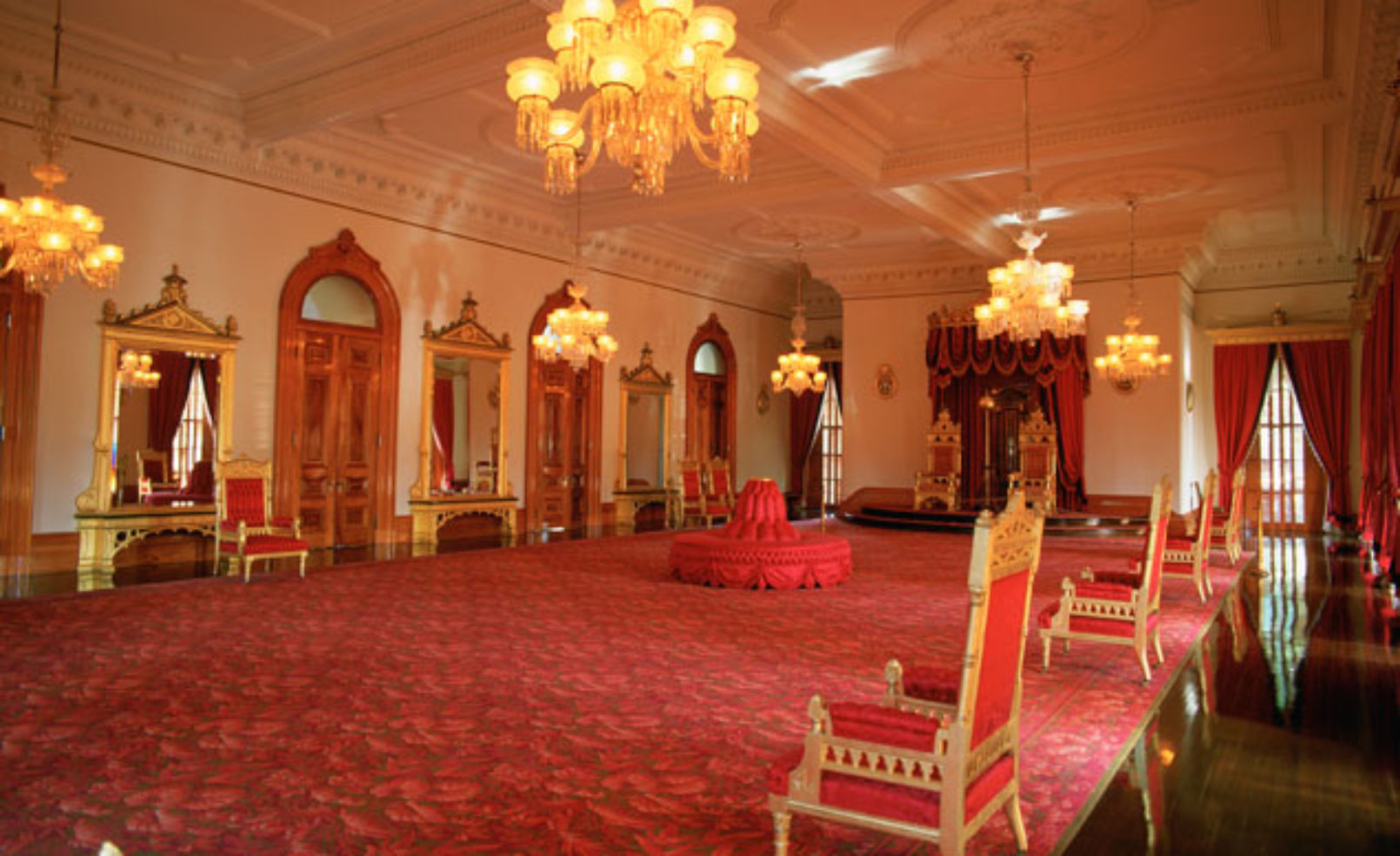 Iolani Palace