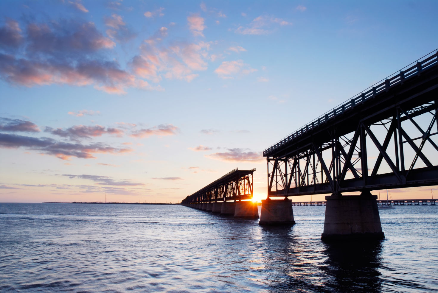 American_Drives_Florida-Keys_railroad_bridge_sunset