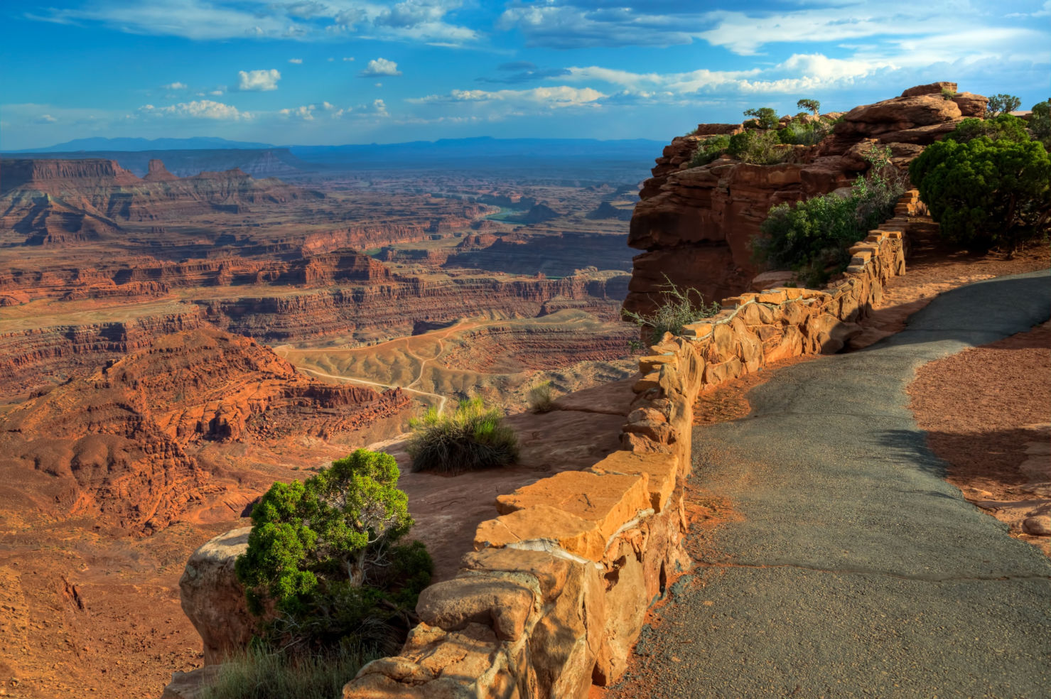 American_Drives_Utah-Canyonlands_Dead-Horse-point