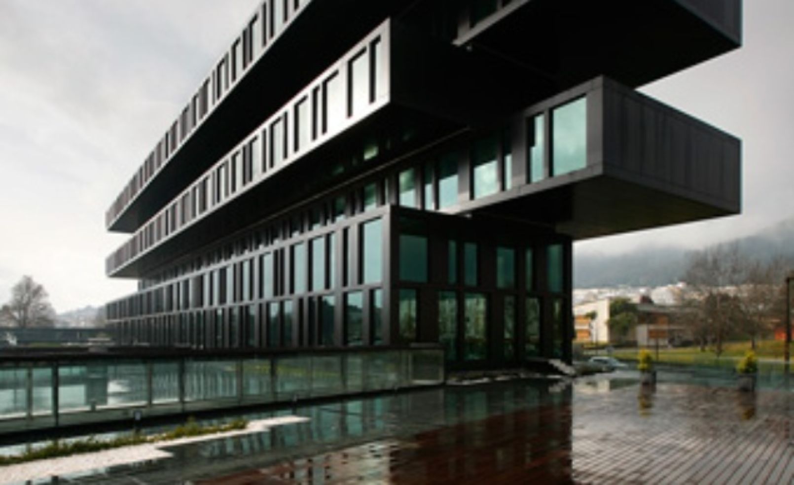 sideview of Axis Viana Hotel