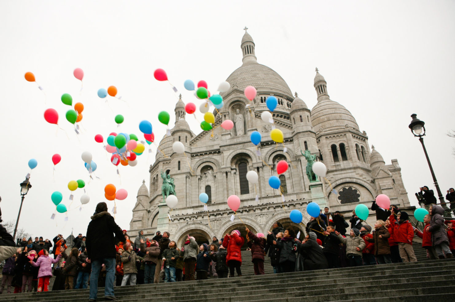 Balloons by the Sacre Coeur church