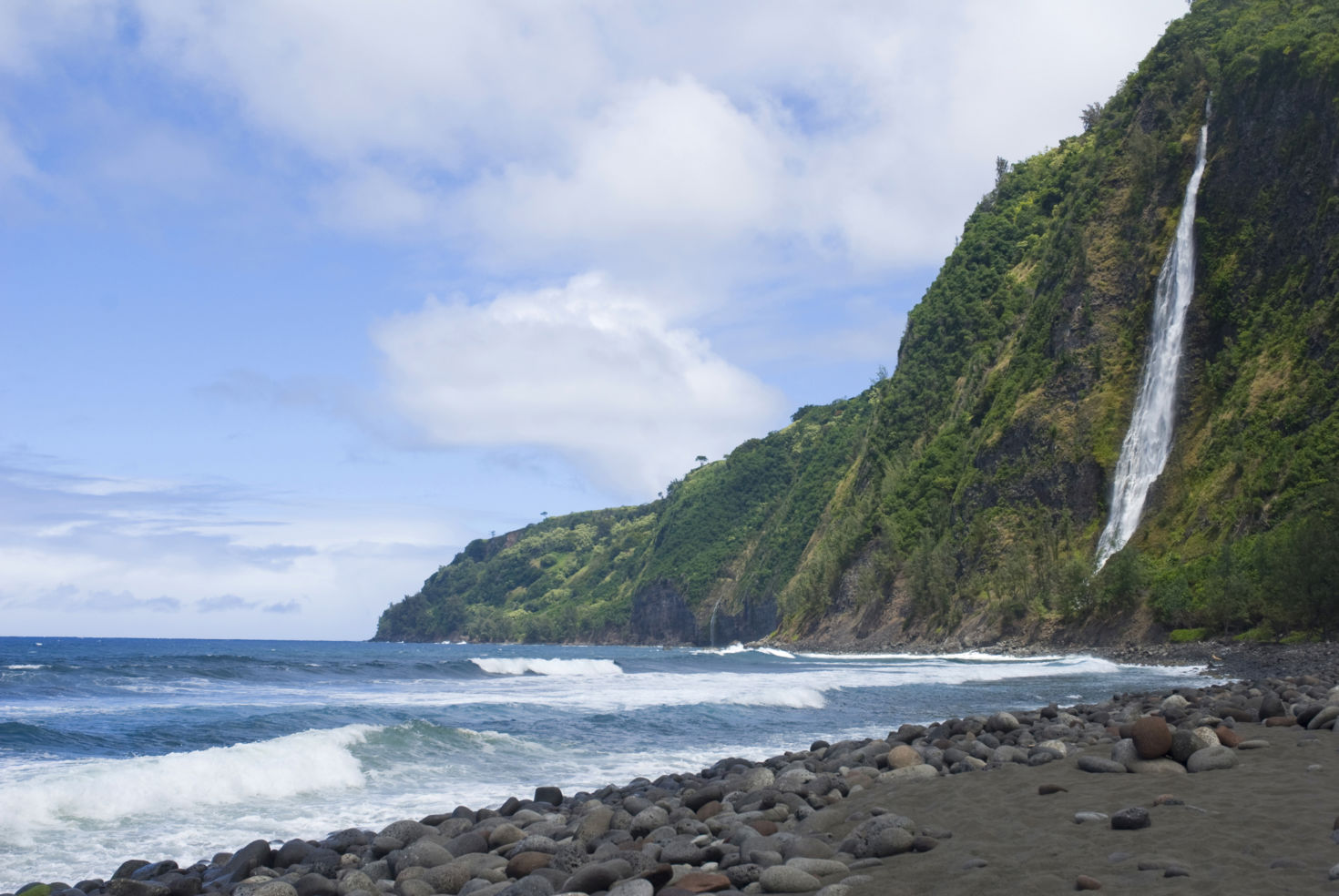 Big-Island_Hawaii_Waipio-Valley