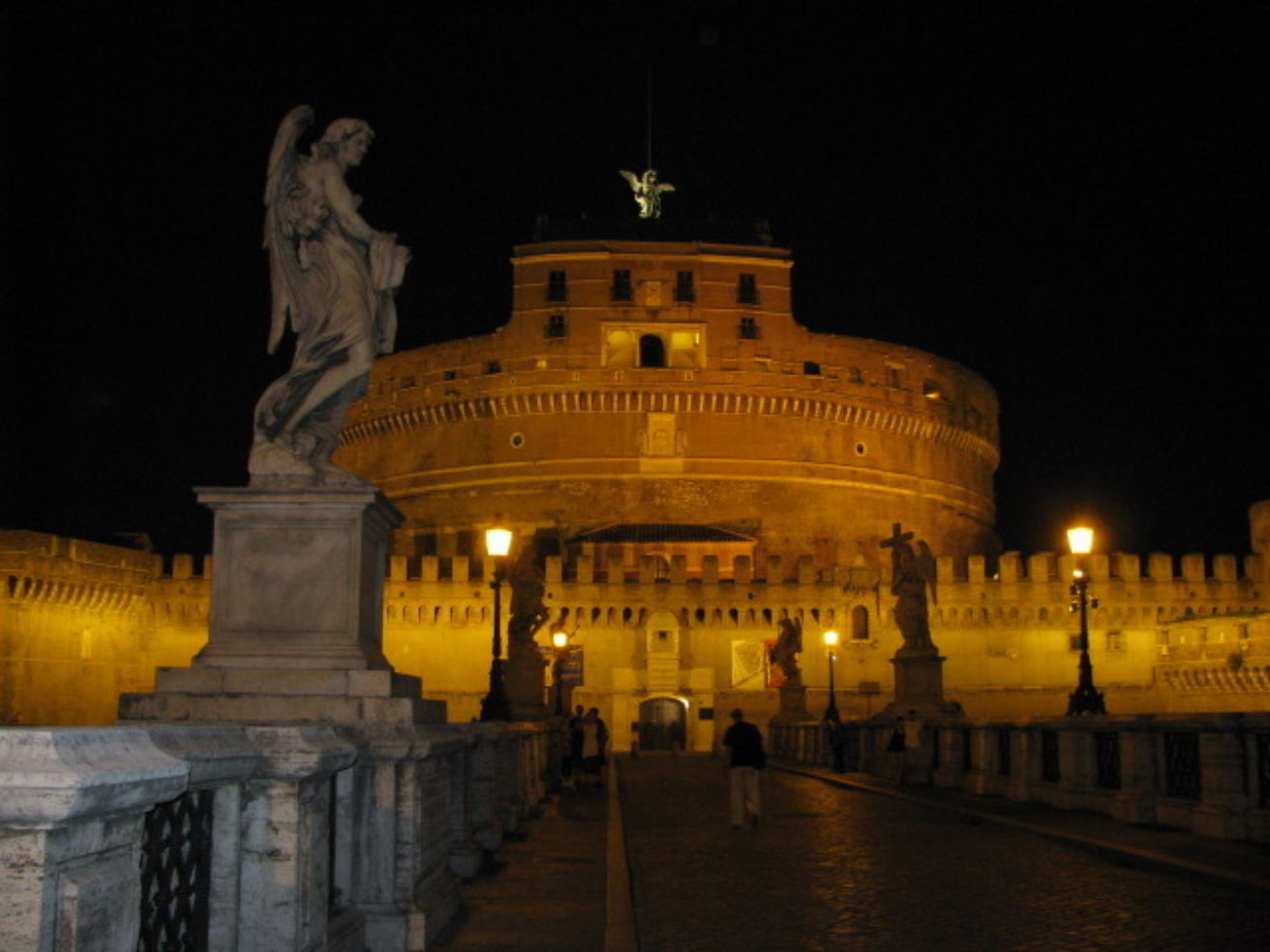 Castel Sant'Angelo at night