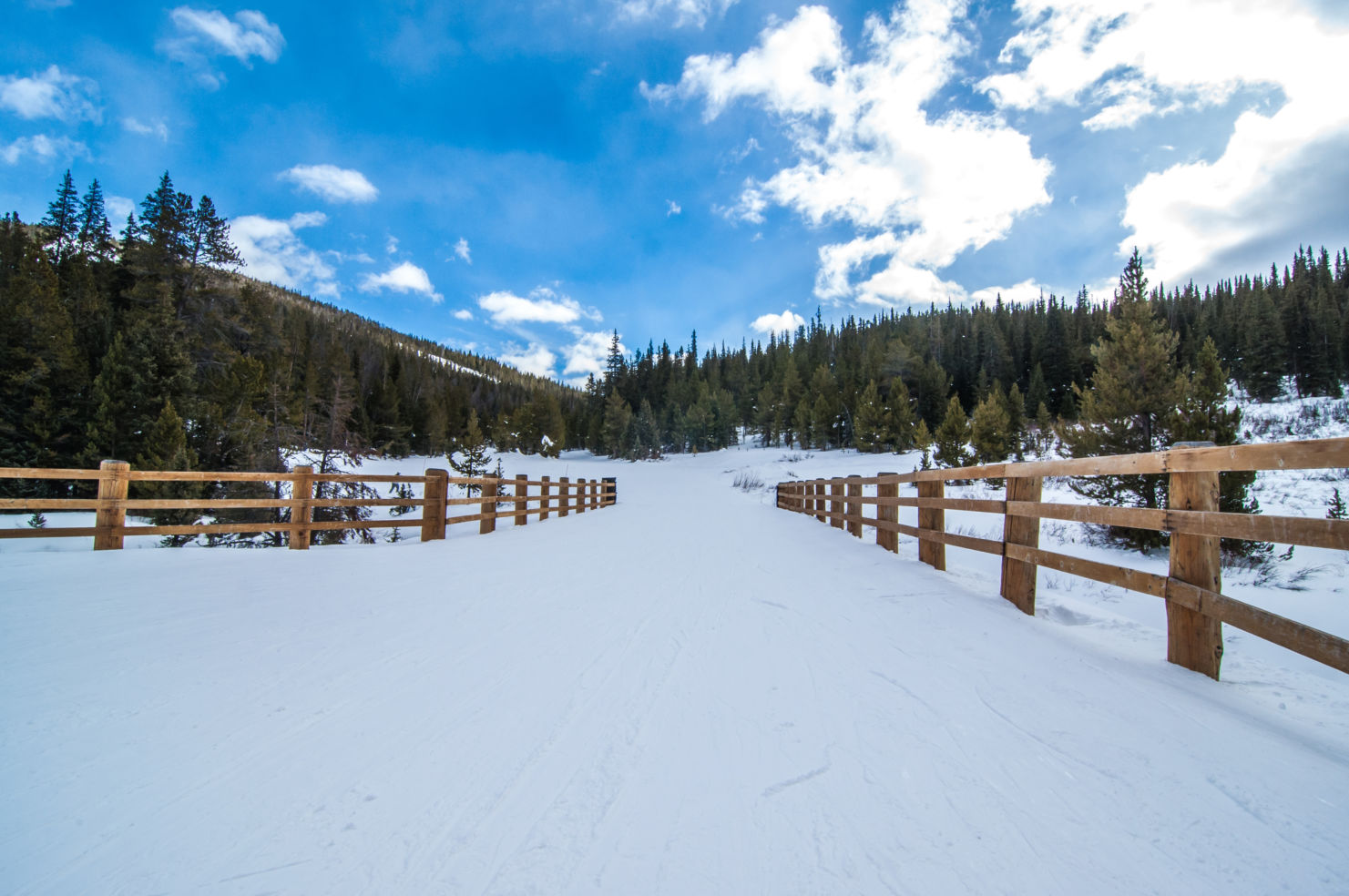 FamilySkiing_Colorado_Keystone_path