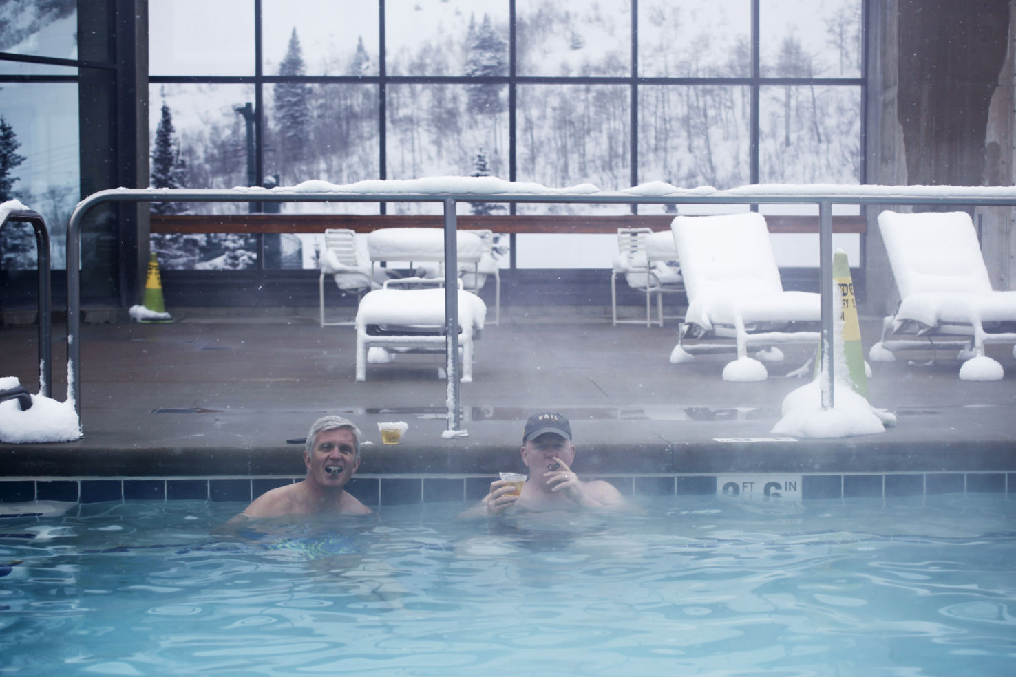 FamilySkiing_Utah_Snowbird_pool