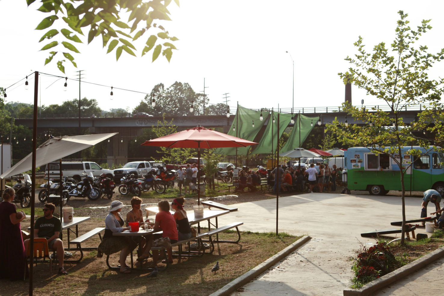 Folk-Art_Asheville-NC_outdoor-drinking